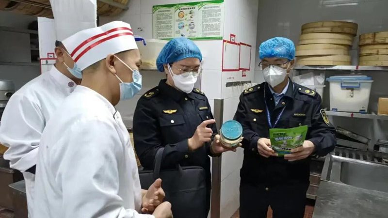 最后，为了延长烘焙原料的保质期，我们还可以采取以下措施：