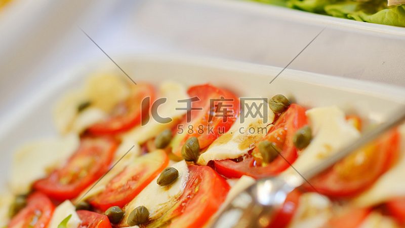 在选购儿童无添加零食时，家长们可以从以下几个方面进行判断：